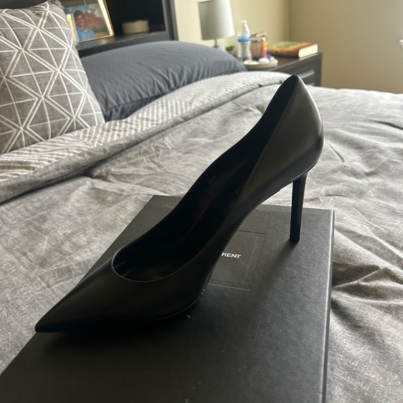 Heels - Picture 2 of 5